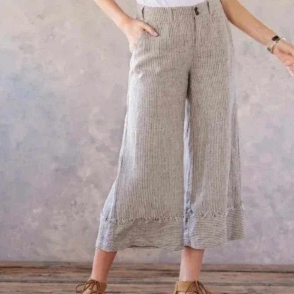 Sundance Surrey culottes in linen. NWOT.‎ Extra button included. Retail 108